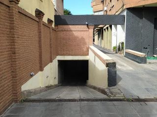 Foto 4 de Inversores! Cochera para auto, varias motos y baulera, Moreno al 300, Barrio Sur