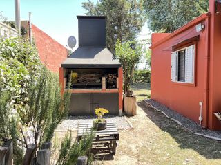 Foto 15 de Venta Casa  quinta con pileta 2 habitaciones- Lobos