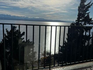 Foto 4 de Venta Departamento en 6 ambientes con vista al lago