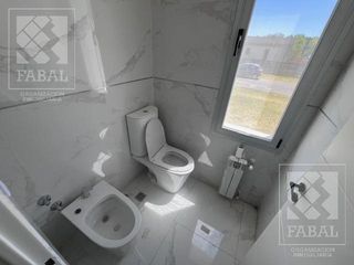 Foto 20 de Casa alquiler Los Canales, Plottier, 2 dormitorios, 2 baños, jardín y entrada para autos