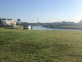 Foto 7 de Terreno con Amarra Doble - Barrio Náutico  Albanueva
