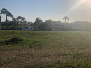 Foto 11 de Terreno con Amarra Doble - Barrio Náutico  Albanueva