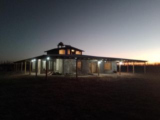 Foto 2 de Casa en venta - 2 Dormitorios 3 Baños - 60.250Mts2 - San Rafael, Mendoza