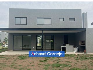 Foto 17 de VENTA de Casa en el barrio Ceibos, Puertos (3 dormitorios (1 en suite), escritorio y jardin)