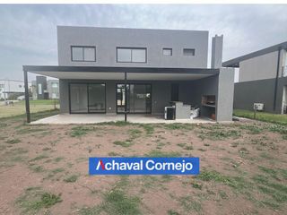 Foto 18 de VENTA de Casa en el barrio Ceibos, Puertos (3 dormitorios (1 en suite), escritorio y jardin)