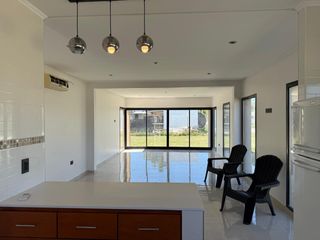 Foto 16 de Casa en venta - 2 Dormitorios 1 Baño - 450Mts2 - La Plata