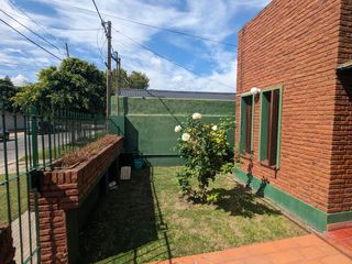 Foto 6 de Casa en venta - 3 Dormitorios 3 Baños - Cochera - 300Mts2 - Villa Elvira, La Plata