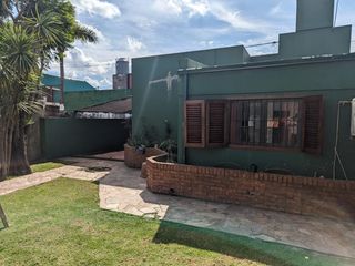 Foto 46 de Casa en venta - 3 Dormitorios 3 Baños - Cochera - 300Mts2 - Villa Elvira, La Plata