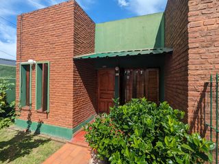 Foto 5 de Casa en venta - 3 Dormitorios 3 Baños - Cochera - 300Mts2 - Villa Elvira, La Plata