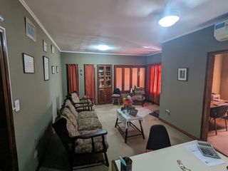 Foto 20 de Casa en venta - 3 Dormitorios 3 Baños - Cochera - 300Mts2 - Villa Elvira, La Plata