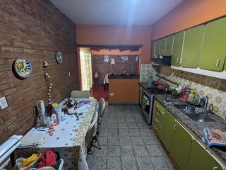 Foto 23 de Casa en venta - 3 Dormitorios 3 Baños - Cochera - 300Mts2 - Villa Elvira, La Plata