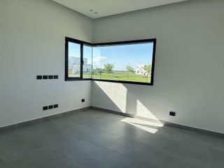 Foto 32 de Casa en  Venta Barrio Costas Puertos Escobar