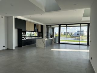 Foto 5 de Casa en  Venta Barrio Costas Puertos Escobar