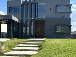 Foto 3 de Casa en  Venta Barrio Costas Puertos Escobar