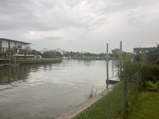 Foto 2 de Departamento en Albanueva sobre el Rio