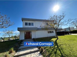 Foto 2 de Casa en venta en Vistas, Puertos (3 dormitorios, 1 en suite, jardin, pileta)