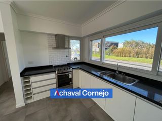 Foto 8 de Casa en venta en Vistas, Puertos (3 dormitorios, 1 en suite, jardin, pileta)