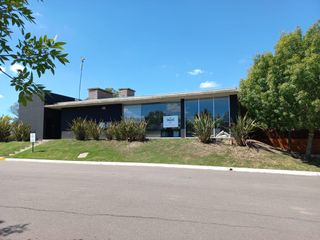 Foto 10 de Terreno en venta en Barrio Santa Guadalupe - Pilar Del Este