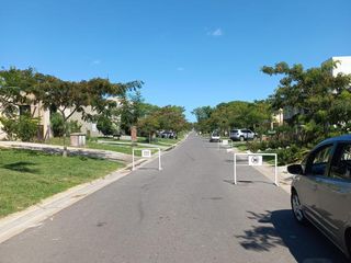 Foto 9 de Terreno en venta en Barrio Santa Guadalupe - Pilar Del Este