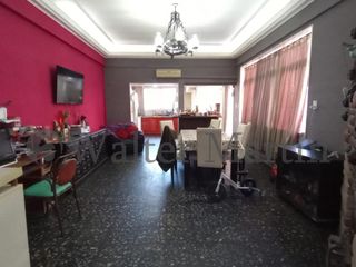 Foto 2 de PH 4 ambientes con entrada independiente, patio y terraza propia