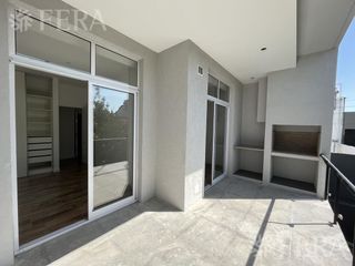 Foto 7 de Venta de Departamento 2 ambientes con balcón y parrilla en Bernal