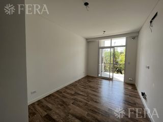 Foto 4 de Venta de Departamento 2 ambientes con balcón y parrilla en Bernal