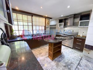 Foto 3 de VENTA O ALQUILER - CASA 5 AMB. CON PATIO, TZA, COCHERA Y ASCENSOR EN VILLA DEVOTO