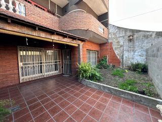 Foto 2 de AMPLIO PH TIPO CASA EN VENTA LA TABLADA