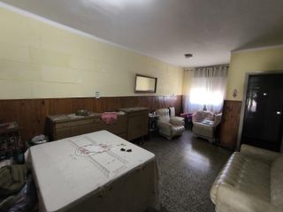 Foto 5 de Casa de dos dormitorios y patio a metros de Av. Galicia.