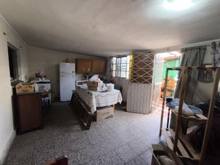 Foto 14 de Casa de dos dormitorios y patio a metros de Av. Galicia.
