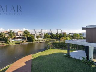 Foto 14 de Casa en Venta en El Golf, Nordelta con salida al lago