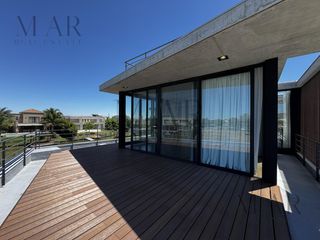 Foto 24 de Casa en Venta en El Golf, Nordelta con salida al lago