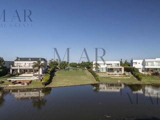 Foto 30 de Casa en Venta en El Golf, Nordelta con salida al lago