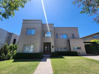 Foto 1 de Casa en venta en Canton Golf