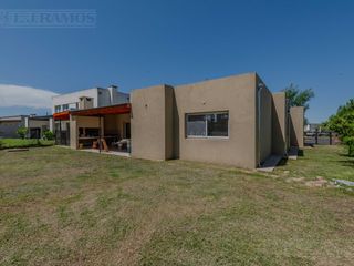 Foto 4 de Casa en una planta en venta  en San Gabriel - Villanueva