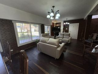 Foto 5 de Chalet Clásico  en la mejor zona del barrio La Bota - Benavidez