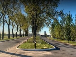 Foto 1 de Terreno en venta - 921mts2 - La Alameda