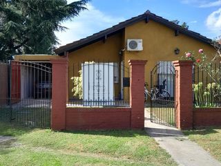 Foto 3 de Casa Venta - Calle 82 esquina  10 - La Plata