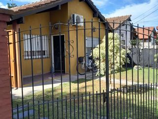Foto 1 de Casa Venta - Calle 82 esquina  10 - La Plata