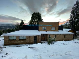 Foto 4 de Casa en  venta barrio Handel con pileta y quincho -  San Martin de los Andes