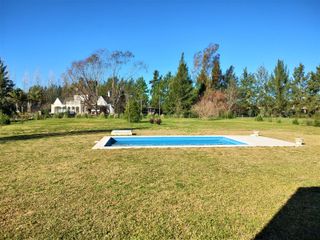 Foto 8 de VENTA Casa con piscina barrio cerrado en Campos de Roca I