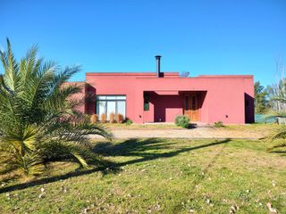Foto 2 de VENTA Casa con piscina barrio cerrado en Campos de Roca I