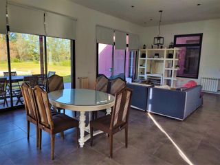 Foto 10 de VENTA Casa con piscina barrio cerrado en Campos de Roca I