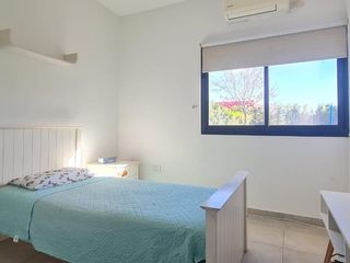Foto 25 de Excepcional Casa de Una Planta con Amplios Espacios y Comodidades- En Venta