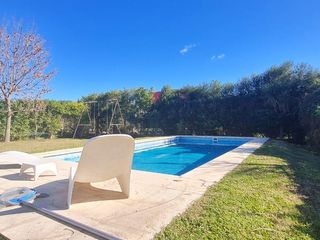 Foto 5 de Excepcional Casa de Una Planta con Amplios Espacios y Comodidades- En Venta