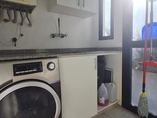 Foto 33 de Excepcional Casa de Una Planta con Amplios Espacios y Comodidades- En Venta