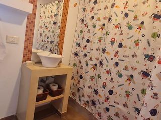 Foto 28 de Excepcional Casa de Una Planta con Amplios Espacios y Comodidades- En Venta