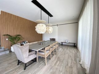 Foto 9 de Casa en Venta en Santa Barbara con 4 Cuartos en Suite, a la laguna