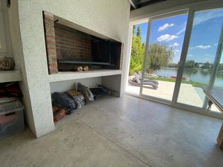 Foto 27 de Casa en Venta en Santa Barbara con 4 Cuartos en Suite, a la laguna