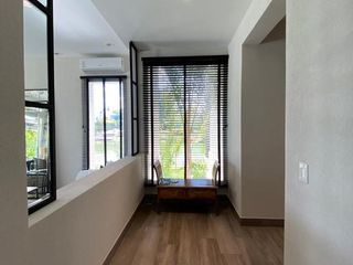 Foto 4 de Casa en Venta en Santa Barbara con 4 Cuartos en Suite, a la laguna